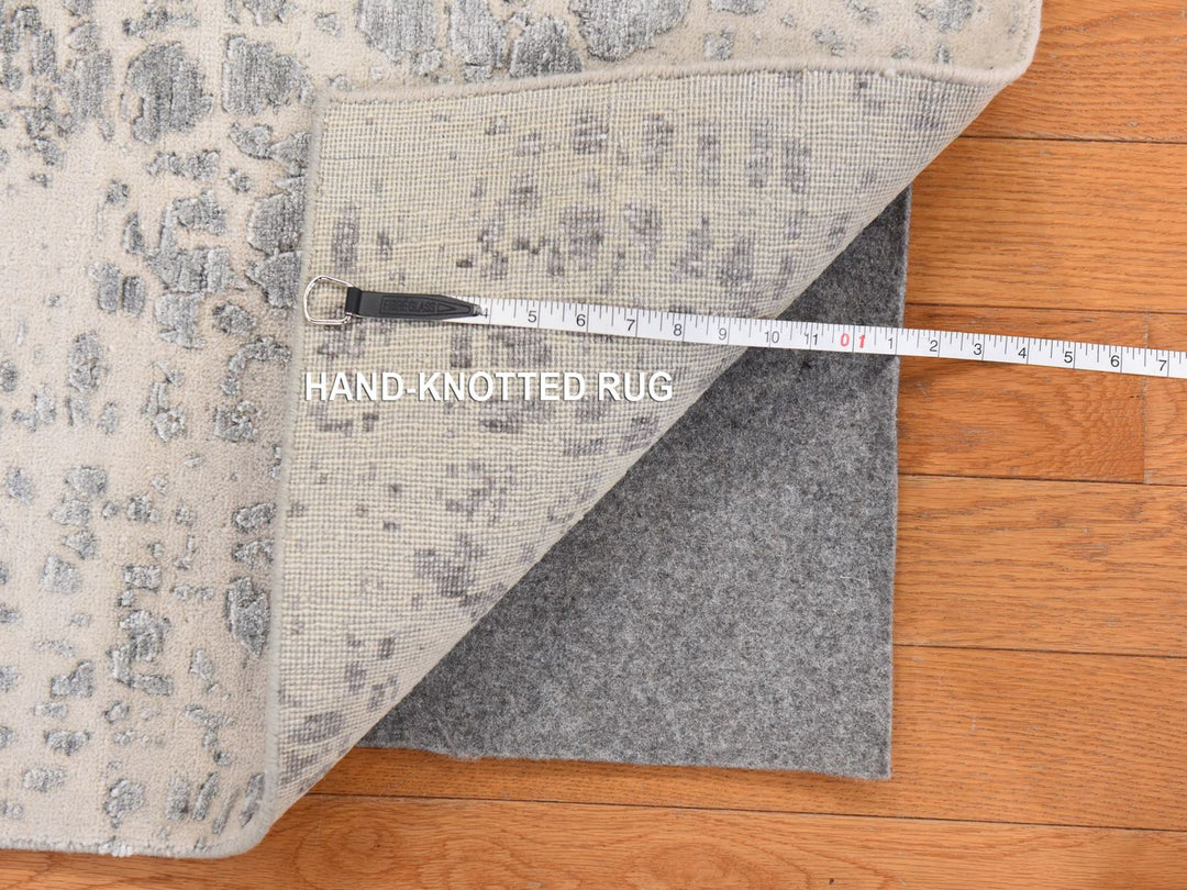 4'0" x 6'0" New Hand Knotted Grey Wool & Silk Rectangle Oriental Rug - MOA10278718