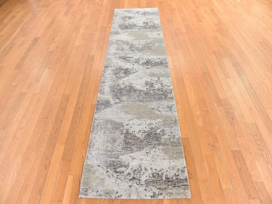 2'8" x 9'10" New Hand Knotted Ivory Wool & Silk Runner Oriental Rug - MOA10278754