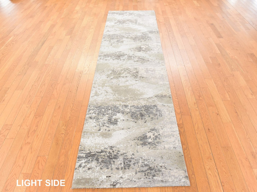 2'8" x 9'10" New Hand Knotted Ivory Wool & Silk Runner Oriental Rug - MOA10278754