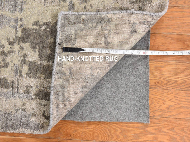 2'8" x 9'7" New Hand Knotted Grey Wool & Silk Runner Oriental Rug - MOA10278761