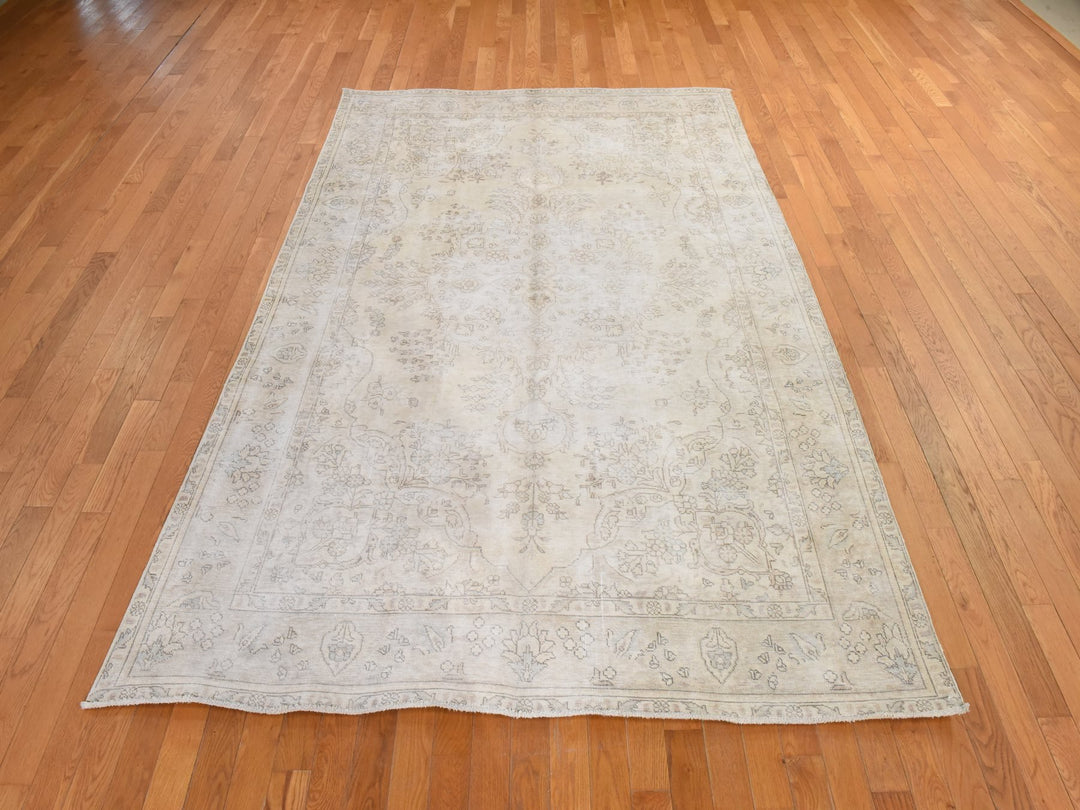 6'3" x 9'5" Vintage Hand Knotted Ivory Wool Rectangle Oriental Rug - MOA10278884