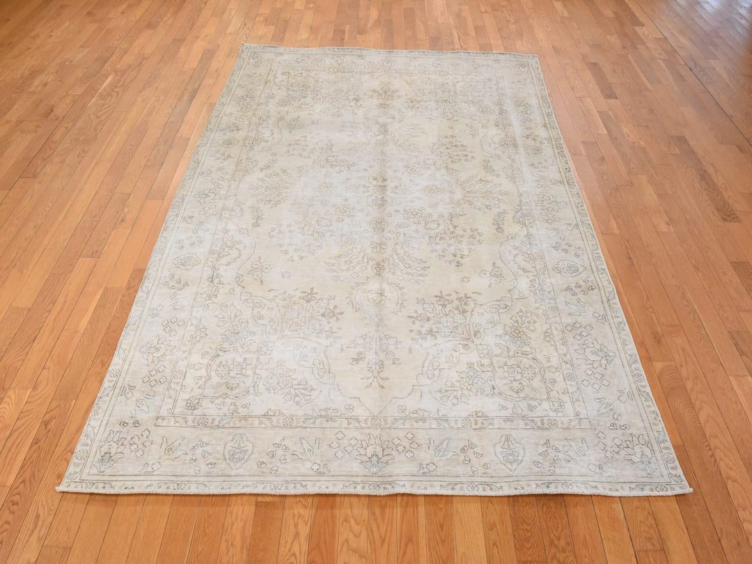 6'3" x 9'5" Vintage Hand Knotted Ivory Wool Rectangle Oriental Rug - MOA10278884