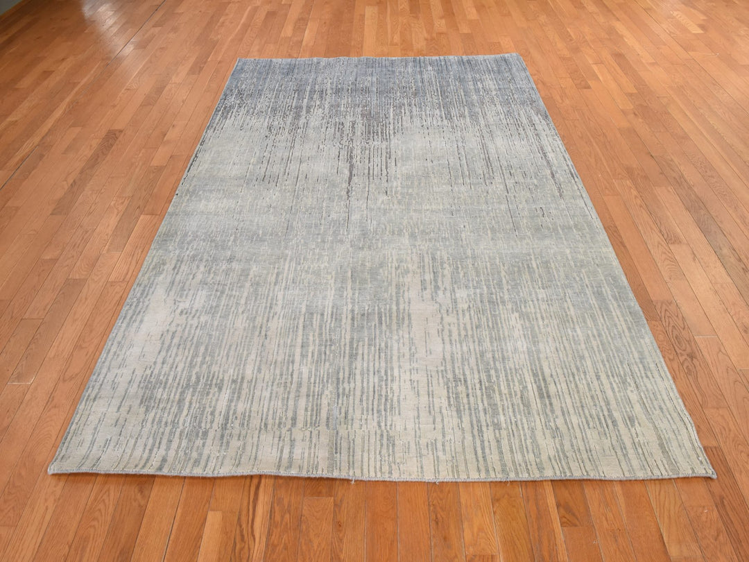 6'0" x 8'10" New Hand Knotted Grey Silk Rectangle Oriental Rug - MOA10278898