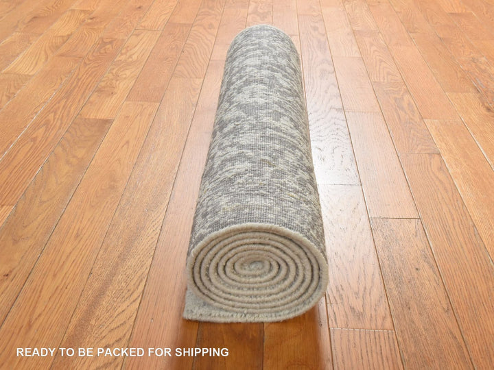 2'5" x 8'0" New Hand Loomed Grey Wool & Silk Runner Oriental Rug - MOA10278950