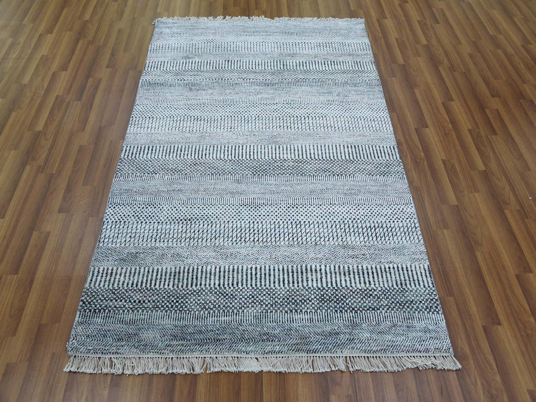 4'0" x 6'0" New Hand Knotted Ivory Wool & Silk Rectangle Oriental Rug - MOA10279246