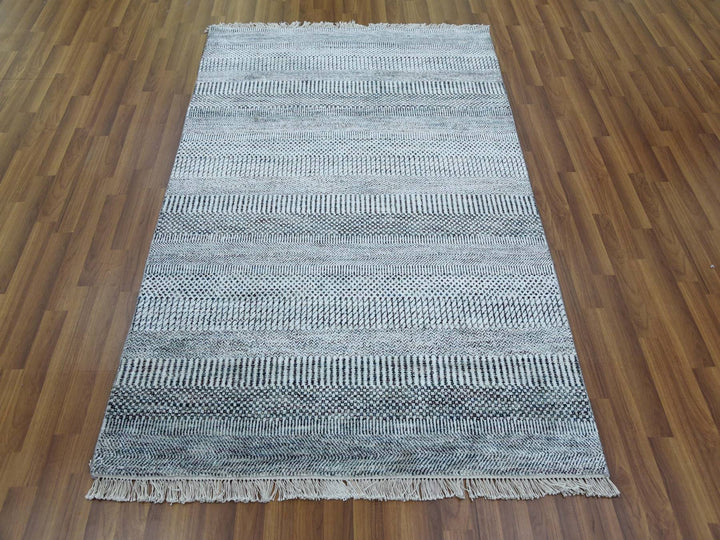 4'0" x 6'0" New Hand Knotted Ivory Wool & Silk Rectangle Oriental Rug - MOA10279246