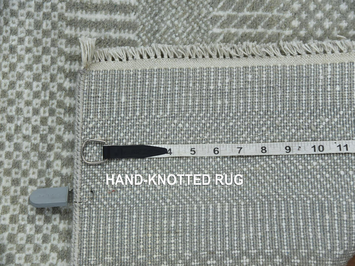 3'0" x 5'3" New Hand Knotted Grey Wool & Silk Rectangle Oriental Rug - MOA10279353