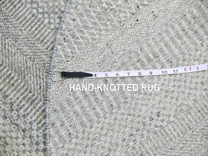4'10" x 4'11" New Hand Knotted Grey Wool Round Oriental Rug - MOA10279544