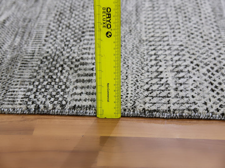 2'7" x 4'1" New Hand Knotted Grey Wool Rectangle Oriental Rug - MOA10279578