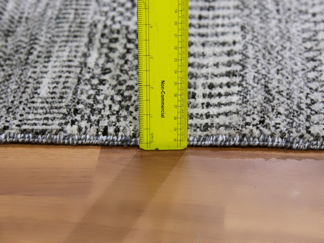 2'5" x 4'1" New Hand Knotted Grey Wool Rectangle Oriental Rug - MOA10279580