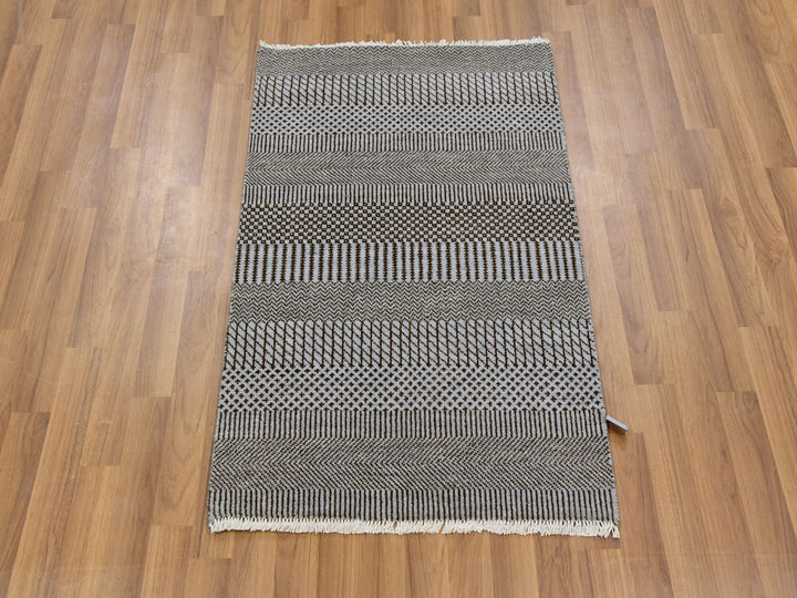 2'2" x 3'3" New Hand Knotted Grey Wool Rectangle Oriental Rug - MOA10279638