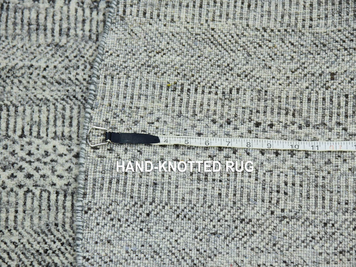 4'10" x 4'11" New Hand Knotted Grey Wool Round Oriental Rug - MOA10279696