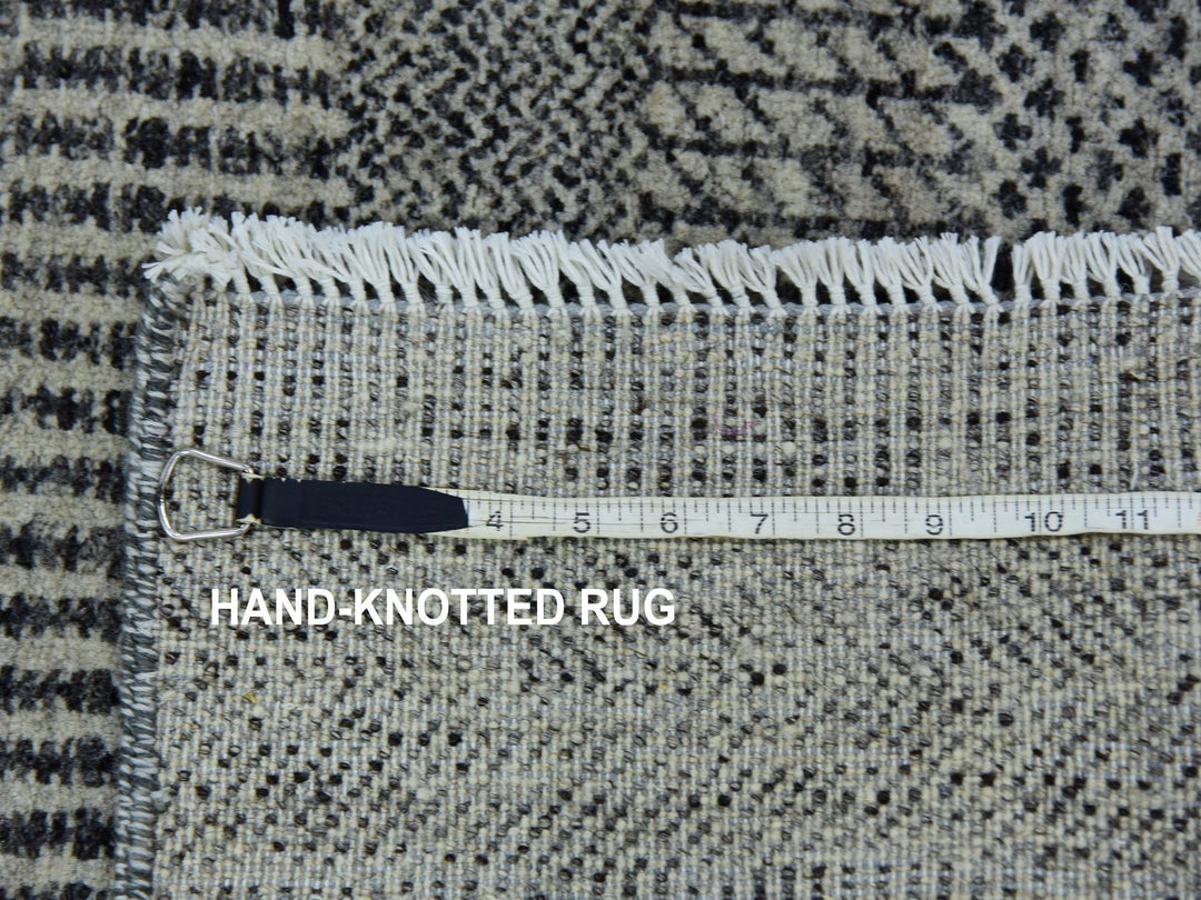 2'6" x 5'10" New Hand Knotted Grey Wool Runner Oriental Rug - MOA10279707