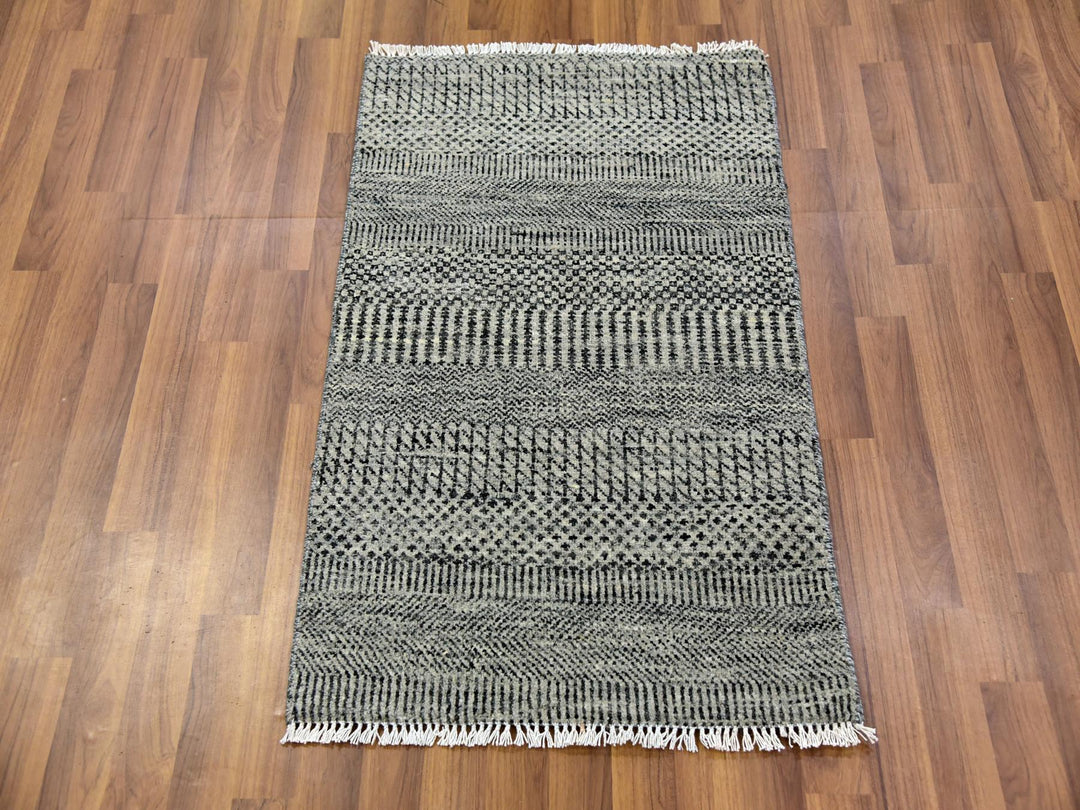 2'0" x 3'2" New Hand Knotted Grey Wool Rectangle Oriental Rug - MOA10279709