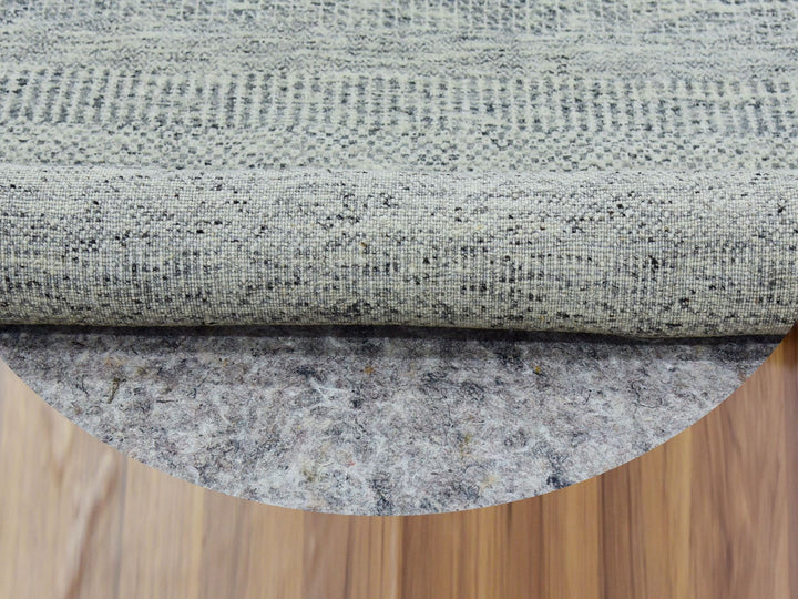 4'10" x 4'10" New Hand Knotted Grey Wool Round Oriental Rug - MOA10279746