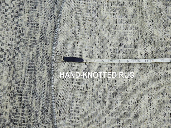 4'10" x 4'10" New Hand Knotted Grey Wool Round Oriental Rug - MOA10279746