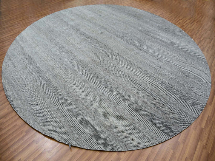13'8" x 13'9" New Hand Knotted Grey Wool Round Oriental Rug - MOA10279860