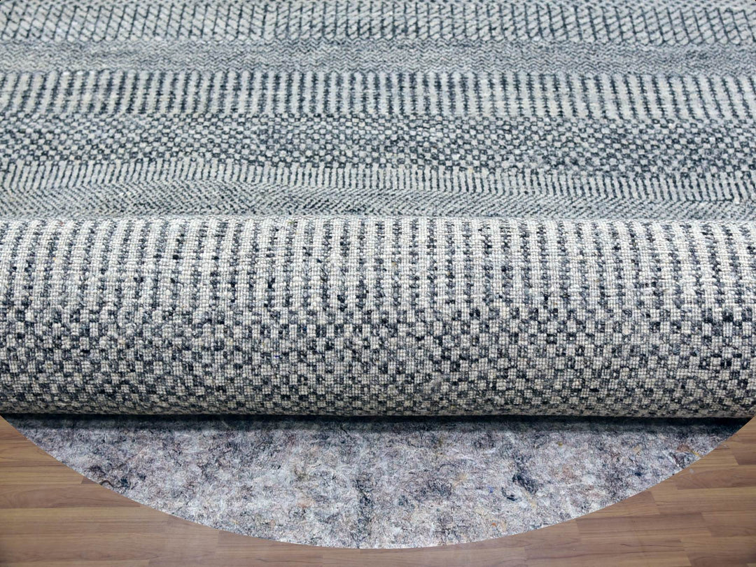 13'8" x 13'9" New Hand Knotted Grey Wool Round Oriental Rug - MOA10279860