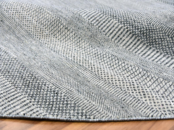 13'8" x 13'9" New Hand Knotted Grey Wool Round Oriental Rug - MOA10279860