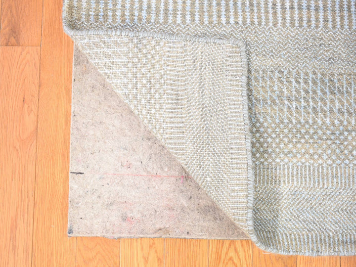 8'1" x 9'10" New Hand Knotted Grey Wool & Silk Rectangle Oriental Rug - MOA10280065