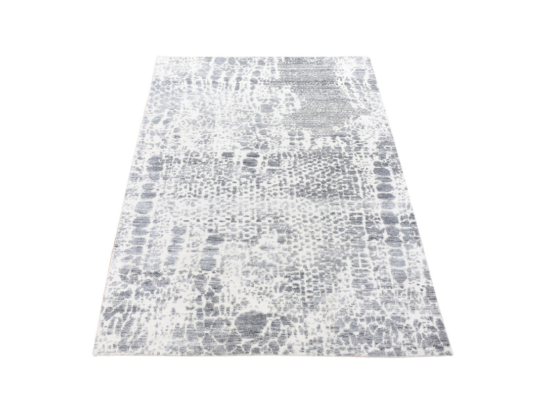 4'0" x 6'0" New Hand Knotted Ivory Wool & Silk Rectangle Oriental Rug - MOA10280077