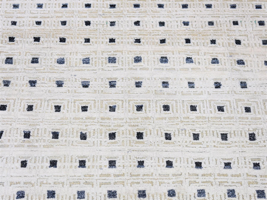 2'7" x 8'1" New Hand Knotted Ivory Wool & Silk Runner Oriental Rug - MOA10280154
