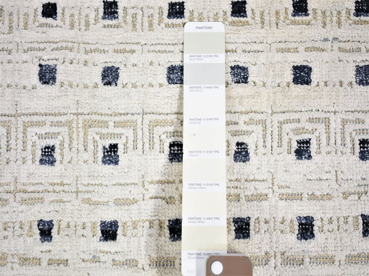 2'7" x 8'1" New Hand Knotted Ivory Wool & Silk Runner Oriental Rug - MOA10280154