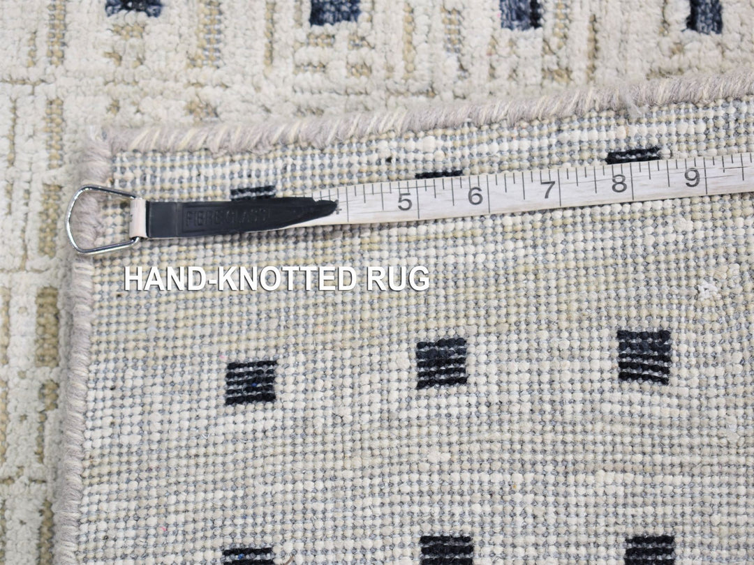 2'7" x 8'1" New Hand Knotted Ivory Wool & Silk Runner Oriental Rug - MOA10280154
