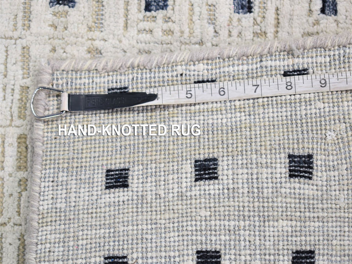 2'7" x 8'1" New Hand Knotted Ivory Wool & Silk Runner Oriental Rug - MOA10280154