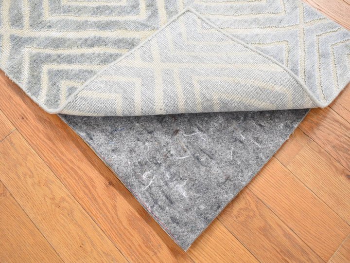 2'0" x 3'0" New Hand Knotted Grey Wool & Silk Rectangle Oriental Rug - MOA10280353