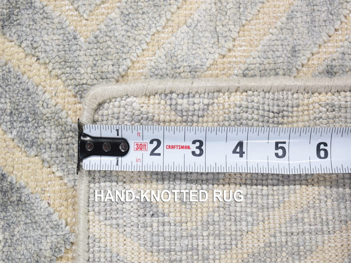 2'0" x 3'0" New Hand Knotted Grey Wool & Silk Rectangle Oriental Rug - MOA10280353
