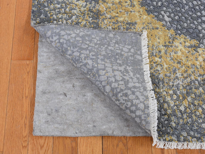 5'2" x 7'0" New Hand Knotted Grey Wool & Pure Silk Rectangle Oriental Rug - MOA10280962