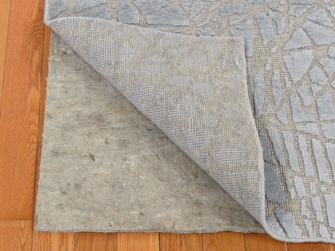 6'0" x 8'10" New Hand Knotted Grey Wool & Silk Rectangle Oriental Rug - MOA10280984