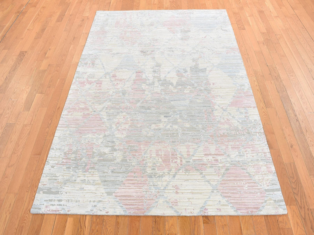 5'9" x 9'3" New Hand Knotted Ivory Wool & Silk Rectangle Oriental Rug - MOA10280986