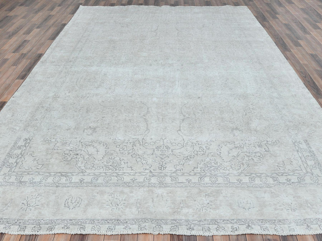 9'7" x 13'2" Vintage Hand Knotted Beige Worn Wool Rectangle Oriental Rug - MOA10281125