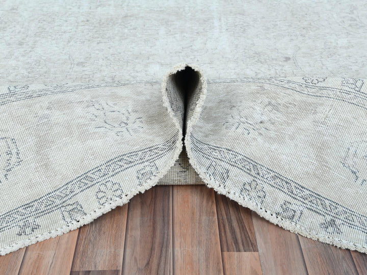 9'7" x 13'2" Vintage Hand Knotted Beige Worn Wool Rectangle Oriental Rug - MOA10281125