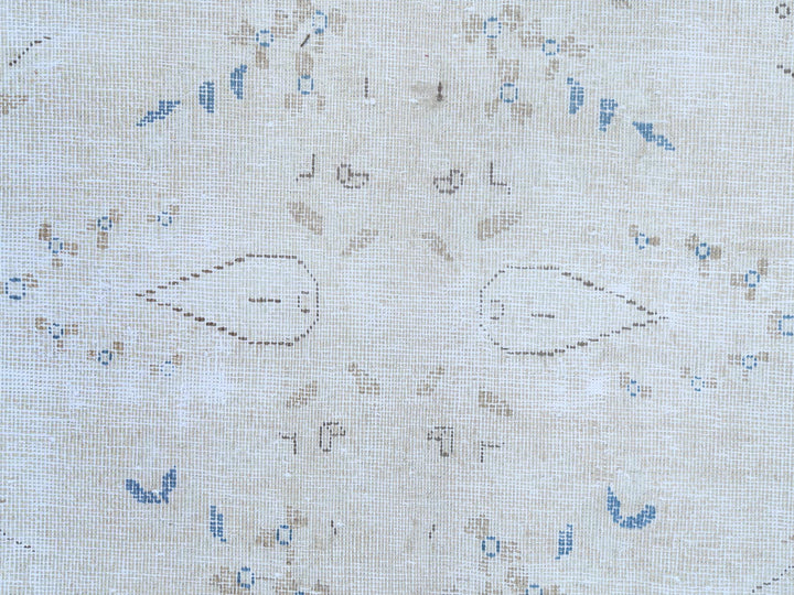 9'6" x 12'6" Vintage Hand Knotted Ivory Worn Wool Rectangle Oriental Rug - MOA10281259