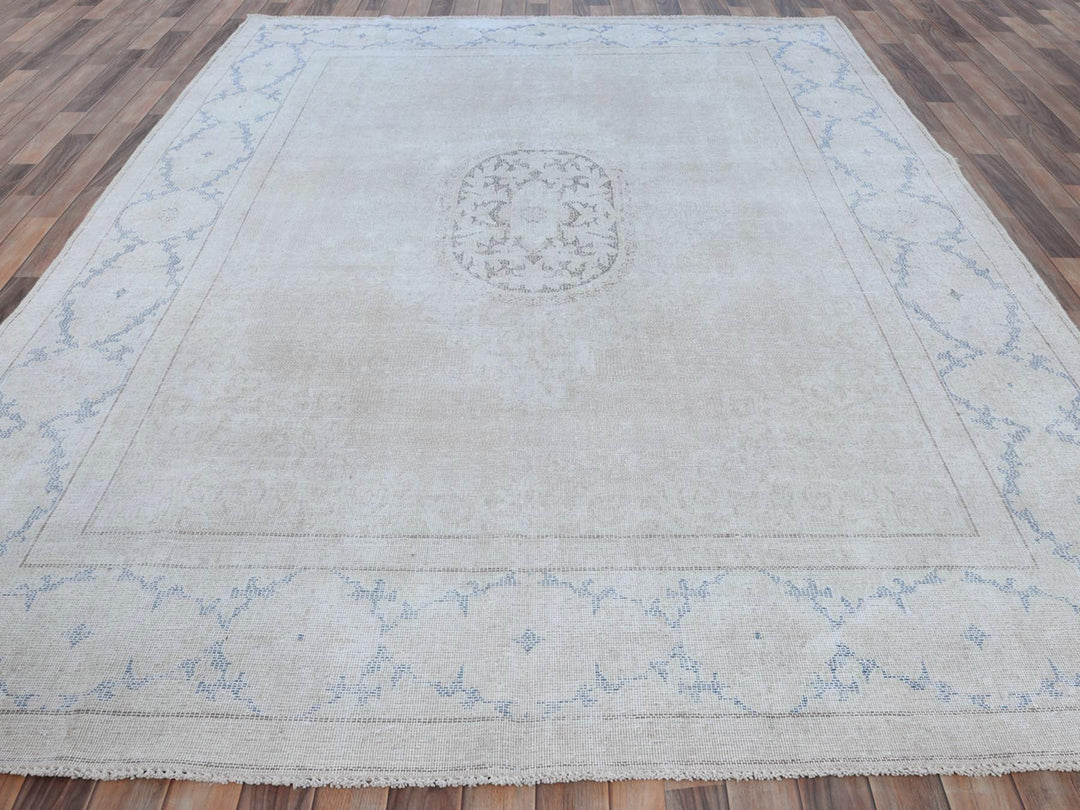 7'9" x 10'7" Vintage Hand Knotted Beige Worn Wool Rectangle Oriental Rug - MOA10281268