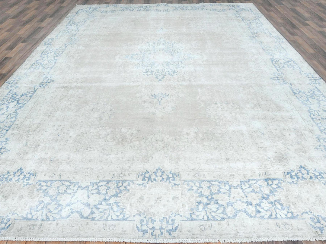 9'7" x 13'2" Vintage Hand Knotted Beige Worn Wool Rectangle Oriental Rug - MOA10281628