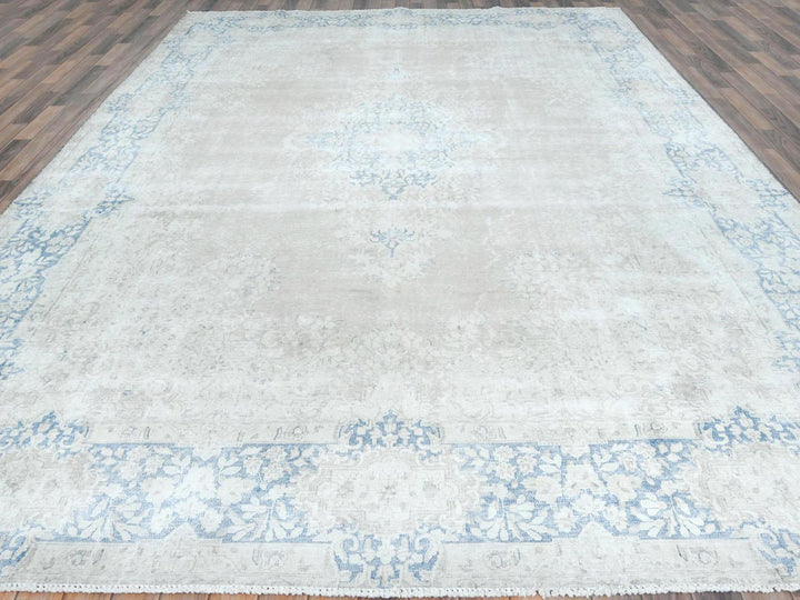 9'7" x 13'2" Vintage Hand Knotted Beige Worn Wool Rectangle Oriental Rug - MOA10281628