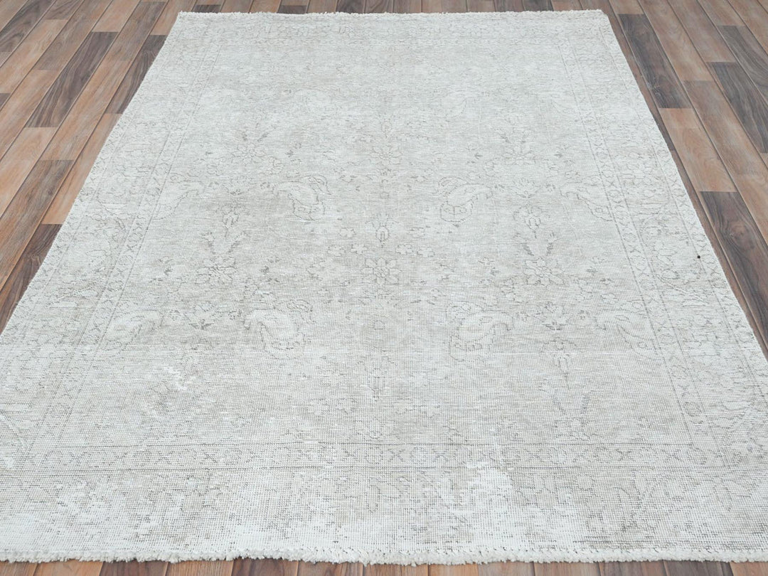 4'8" x 6'2" Vintage Hand Knotted Ivory Worn Wool Rectangle Oriental Rug - MOA10281714