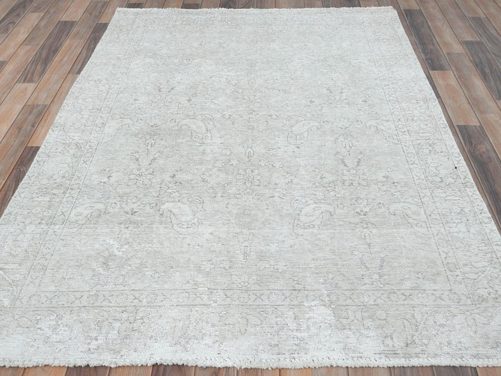 4'8" x 6'2" Vintage Hand Knotted Ivory Worn Wool Rectangle Oriental Rug - MOA10281714