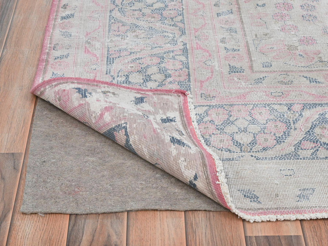 8'5" x 11'9" Vintage Hand Knotted Pink Worn Wool Rectangle Oriental Rug - MOA10281930