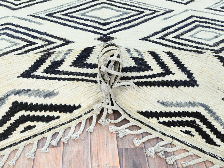 8'0" x 10'10" New Hand Knotted Ivory Wool Rectangle Oriental Rug - MOA10282970