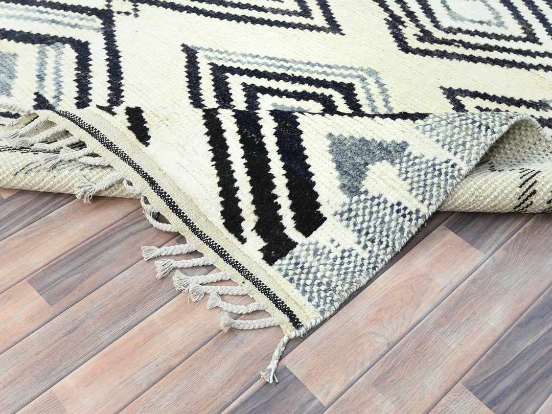 8'0" x 10'10" New Hand Knotted Ivory Wool Rectangle Oriental Rug - MOA10282970