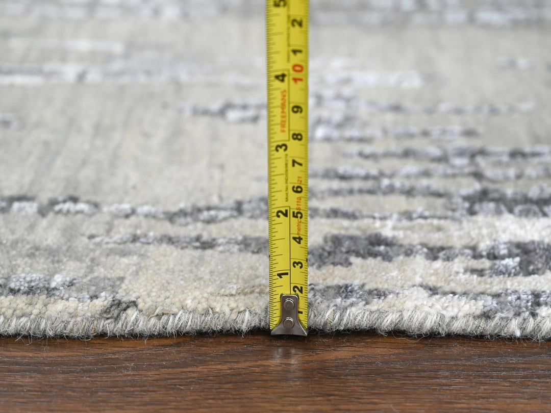 2'9" x 22'3" New Hand Knotted Grey Wool & Silk Runner Oriental Rug - MOA10284234