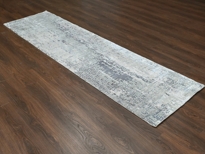 2'7" x 9'10" New Hand Knotted Grey Wool & Silk Runner Oriental Rug - MOA10284516