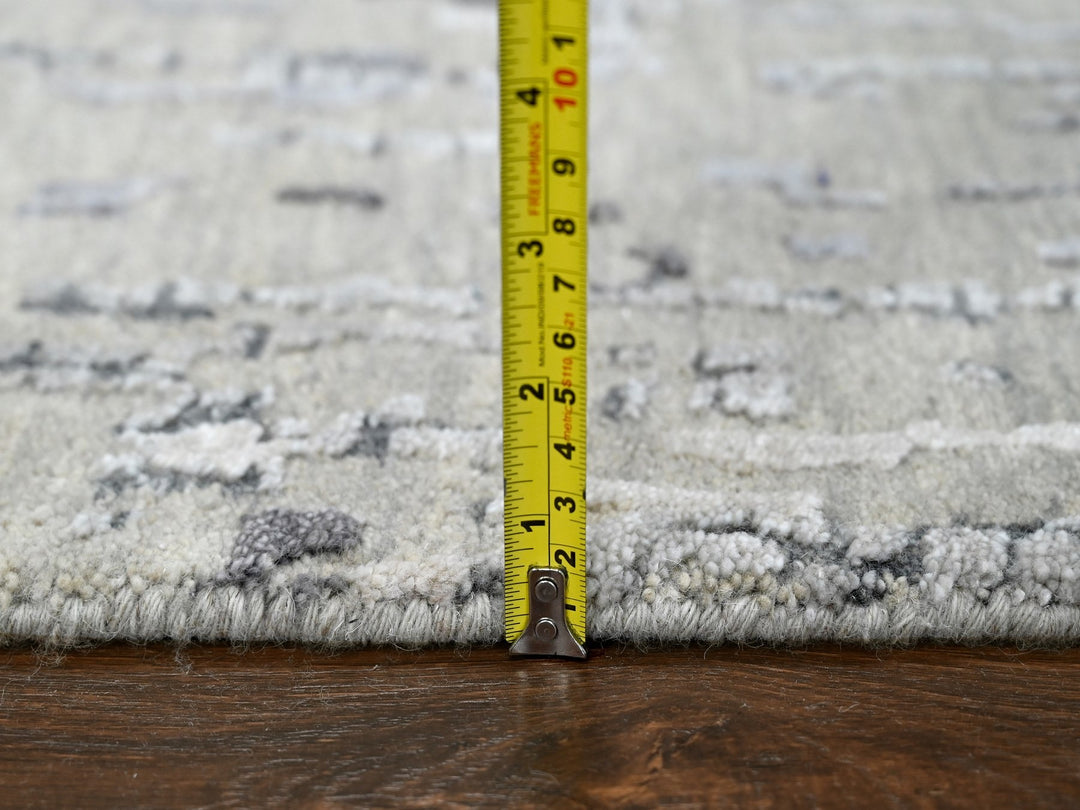2'7" x 9'10" New Hand Knotted Grey Wool & Silk Runner Oriental Rug - MOA10284516