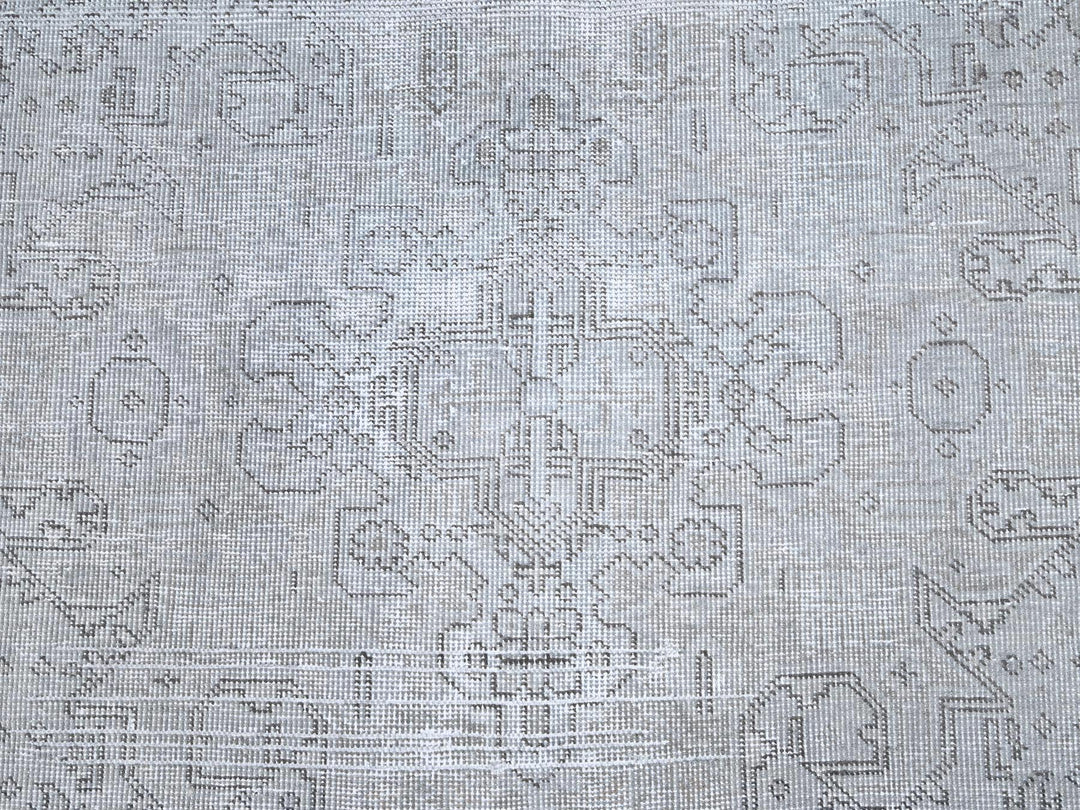 6'6" x 9'0" Vintage Hand Knotted Grey Wool Rectangle Oriental Rug - MOA10285396