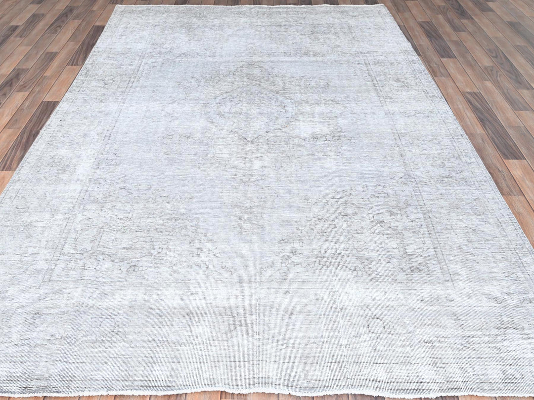 6'6" x 9'6" Vintage Hand Knotted Grey Wool Rectangle Oriental Rug - MOA10285402